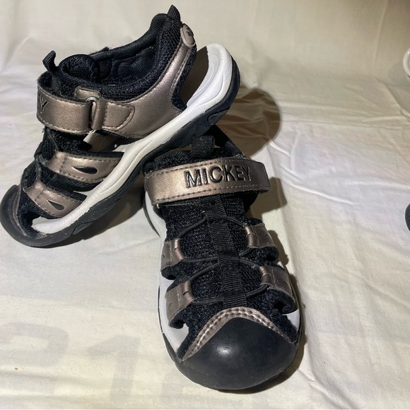 Mickey Mouse Sandals Toddler Size 7 Disney Closed Toe - Picture 2 of 8